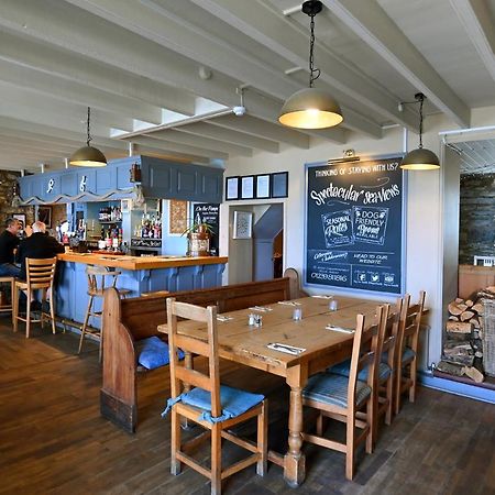 Ship Inn Aberporth Exterior photo